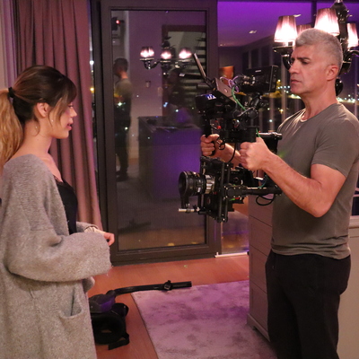 Boşandığı eşiyle evde film çekiyor