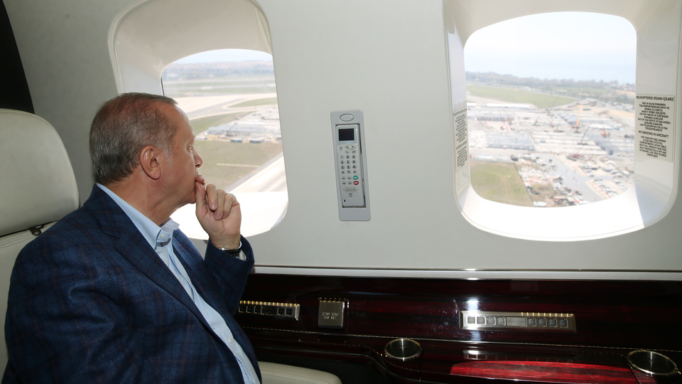 Cumhurbaşkanı Erdoğan yapımı süren hastaneleri inceledi
