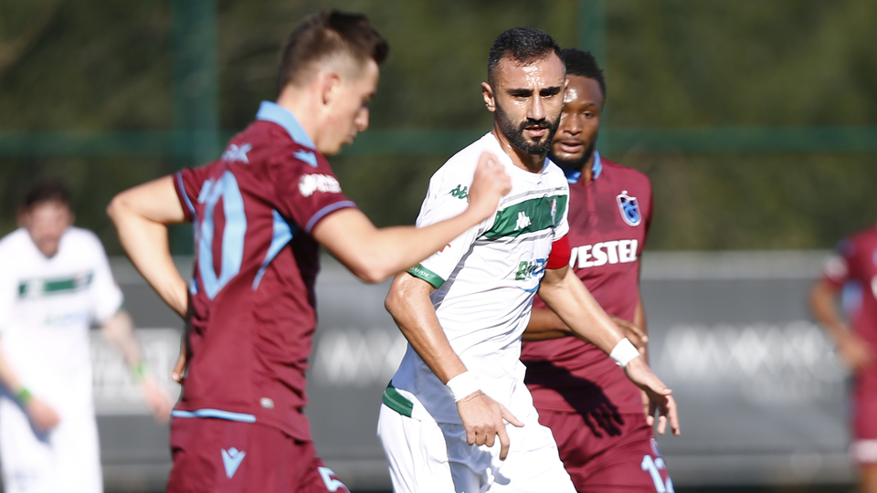 Selçuk Şahin'den 300 gıda kolisi