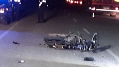 Motosiklet TIR'a çarptı: 1 ölü