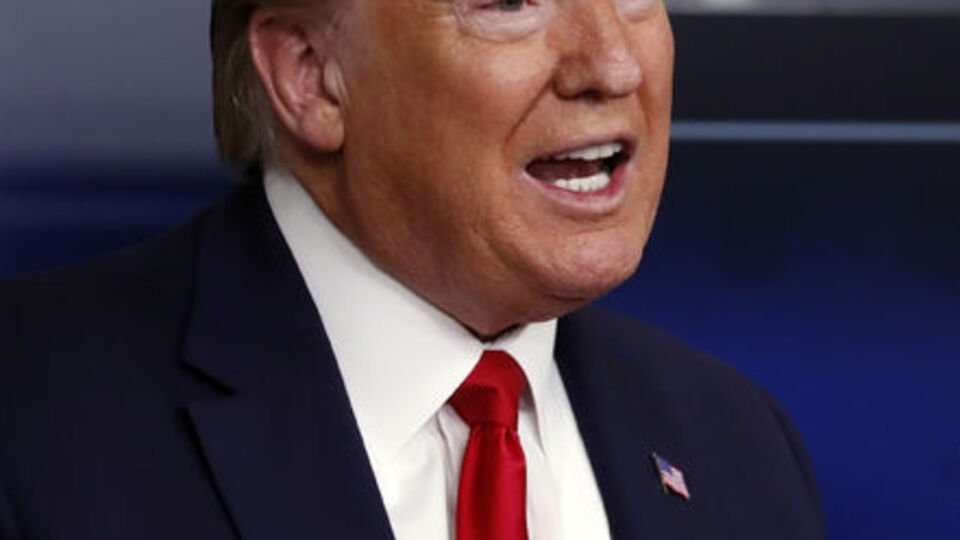 Trump Kovid-19 can kaybı tahminini düşürdü