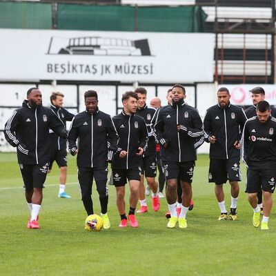 Beşiktaş sahaya iniyor!