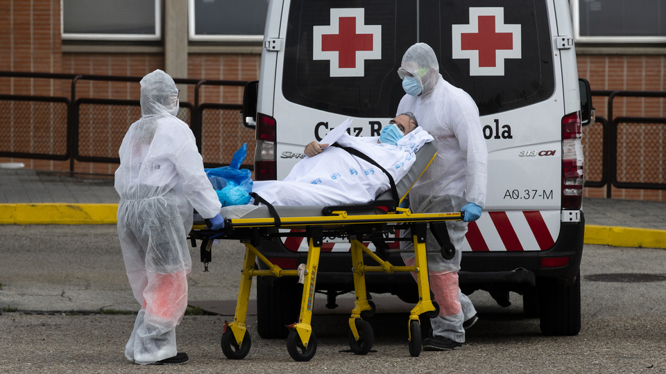 İngiliz bilim insanı açıkladı: Aşının garantisi yok