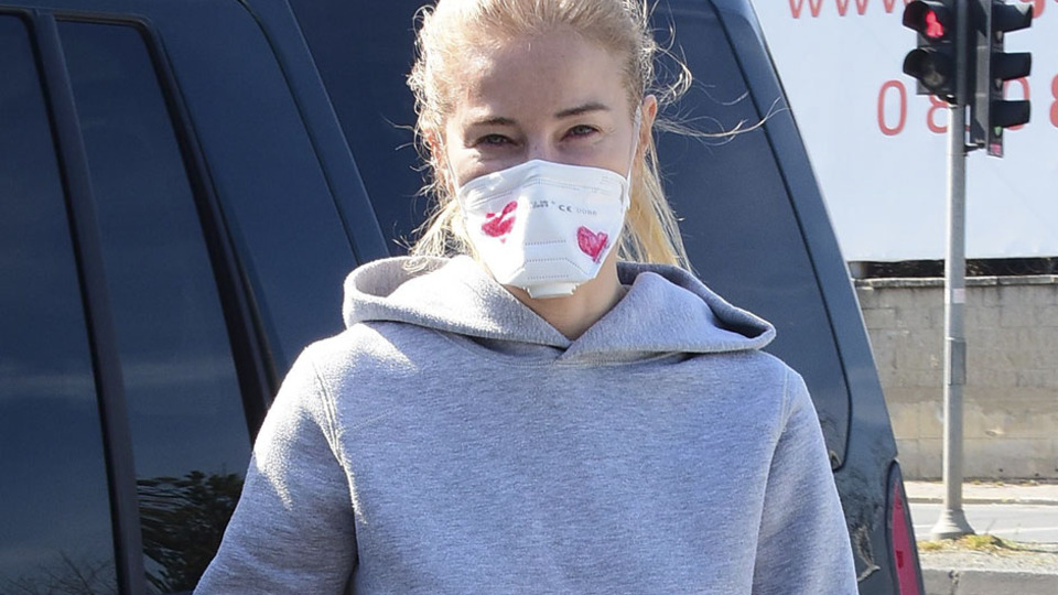 Burcu'dan anlamlı hareket