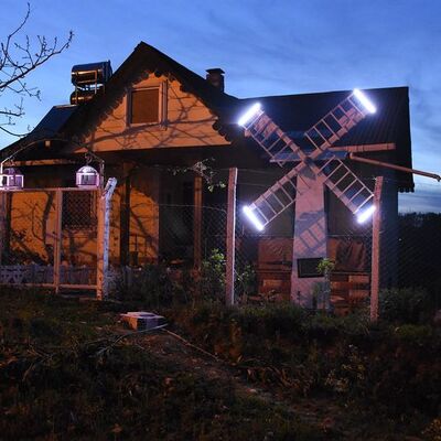 Evde kaldı 'mucit' oldu!