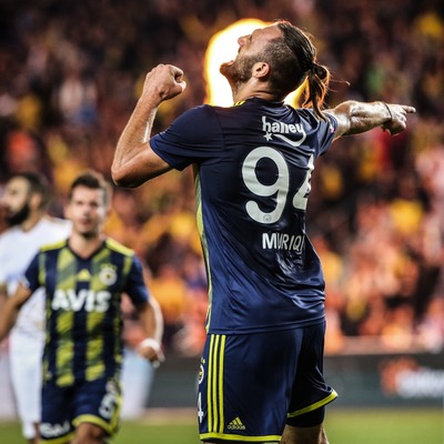 Ada'da Vedat çılgınlığı!