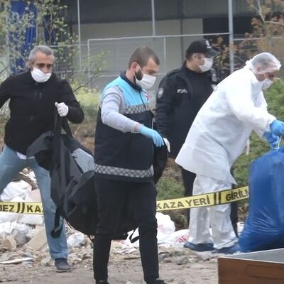 Hurda toplarken çuval içinde buldular!