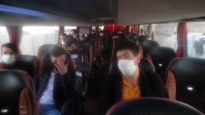 Bu da oldu! Sahte seyahat belgesiyle yakalandılar!