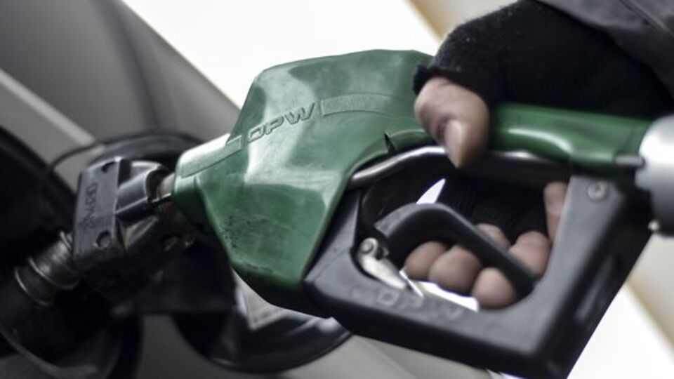 Benzinde indirime gidilecek