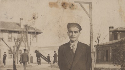 Beyatlı'nın yanı başına defnedildi