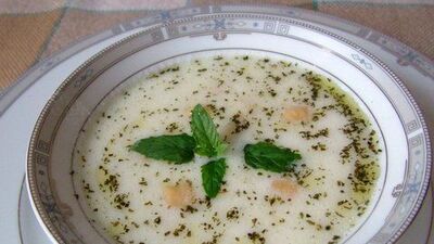 En kolay düğün çorbası tarifi