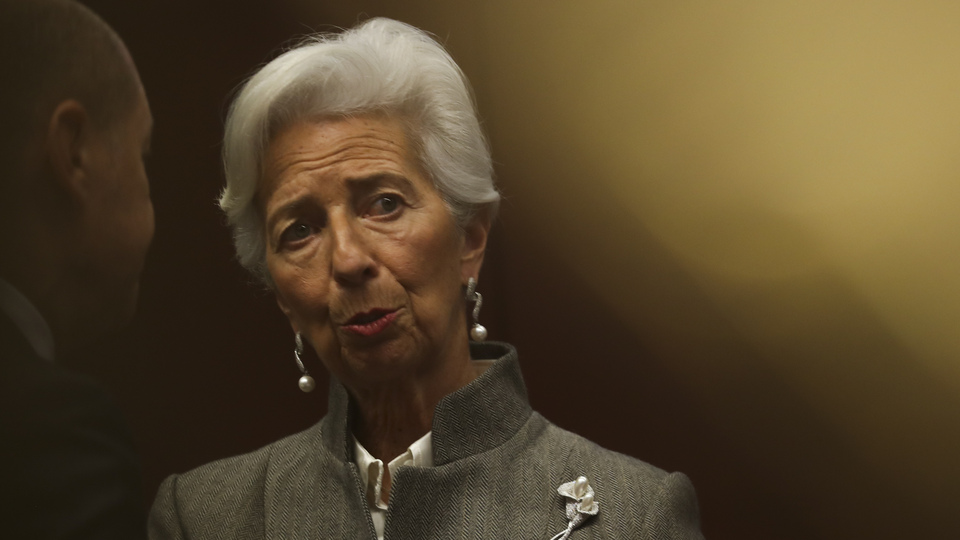 'ECB hükümetlere kredi veremez'