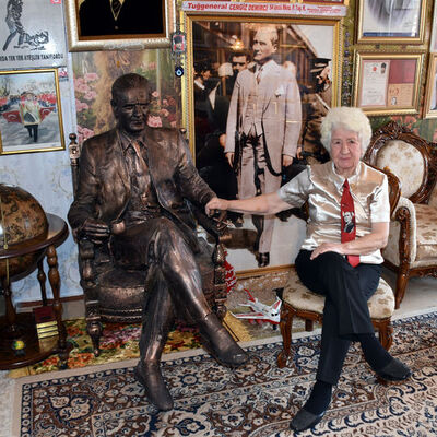 Evini 'Atatürk Müzesi'ne çevirdi