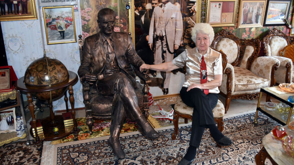 Evini 'Atatürk Müzesi'ne çevirdi