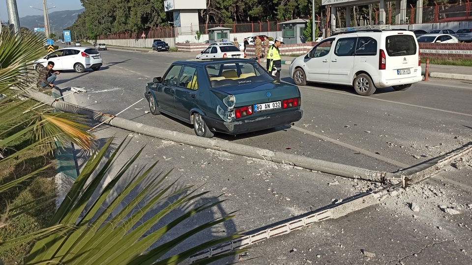 Otomobil askeri araca çarptı: 7 yaralı!