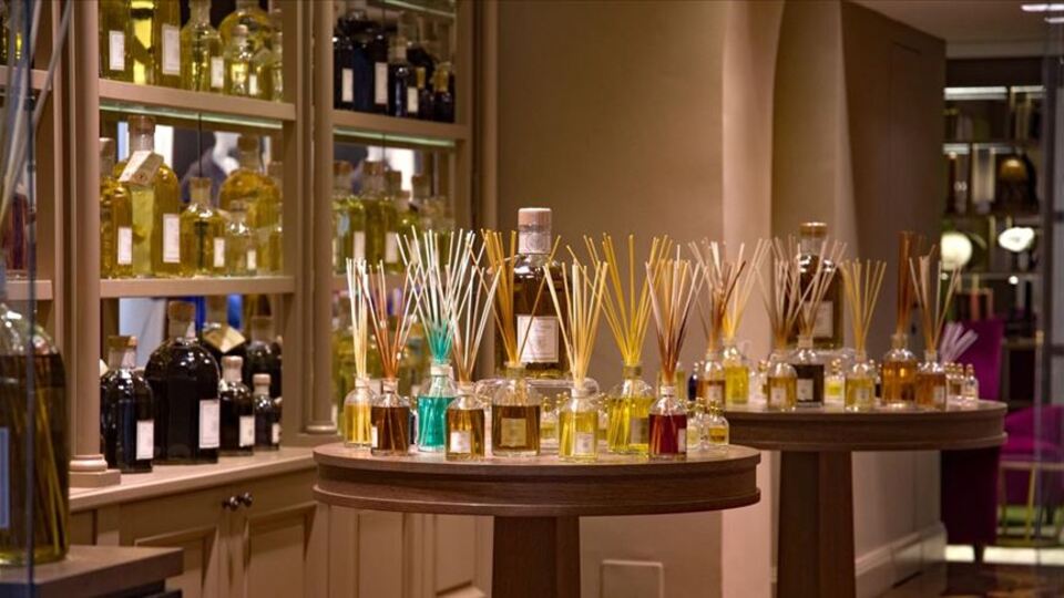 Parfüm orucu bozar mı?