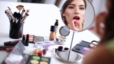 Parfüm ve ruj orucu bozar mı?