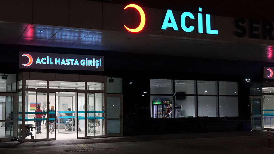 Otomobil ile kamyon çarpıştı: 1 ölü, 1 yaralı