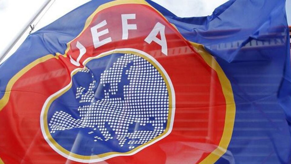 UEFA'dan bir erteleme daha!