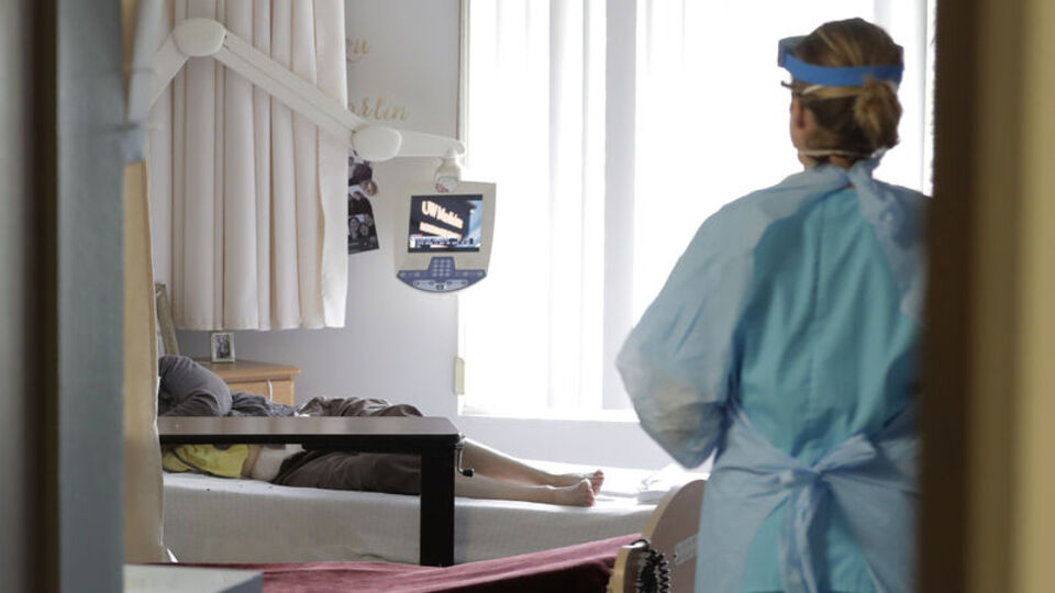 Dünyada koronavirüs ölümleri 190 bini aştı