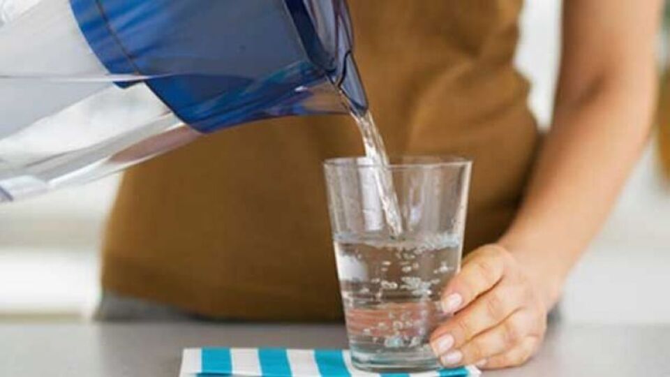 Ezan okunurken su içilir mi?