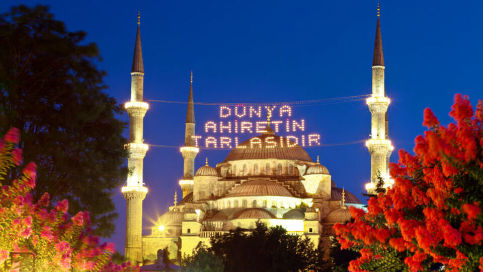 Akşam ezanı saat kaçta okunacak?