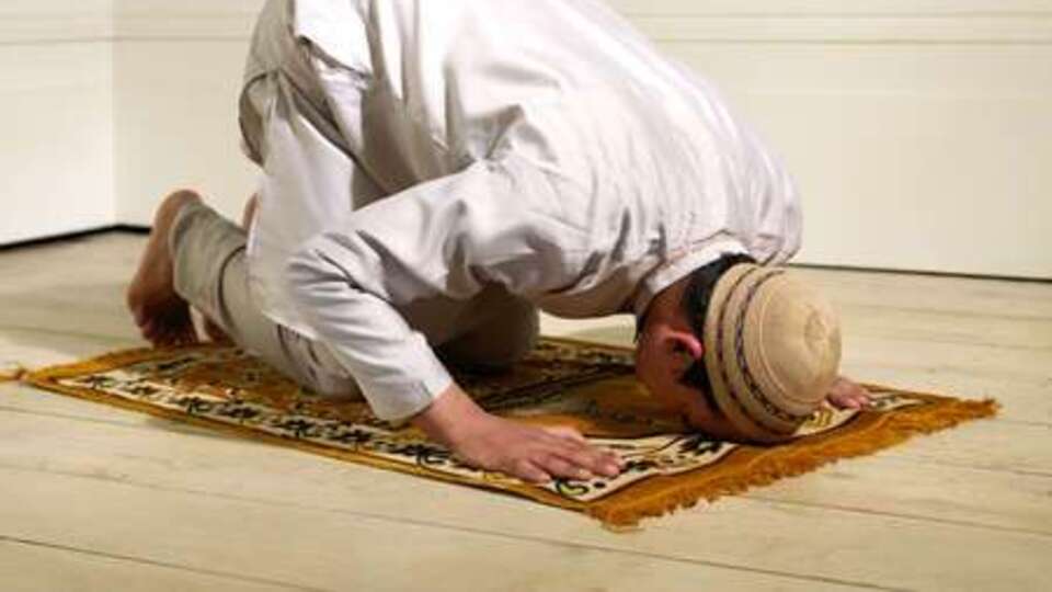 Akşam namazı nasıl kılınır, kaç rekattır?