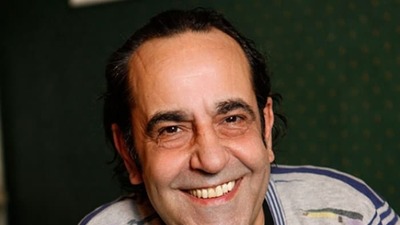 Özkan Uğur kimdir?