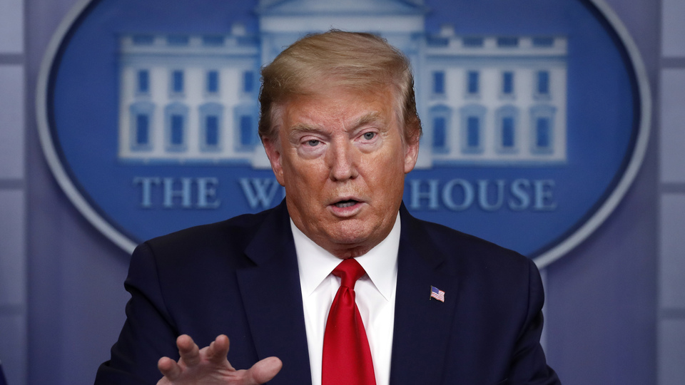 Trump'tan "dezenfektan enjektesi" açıklaması!