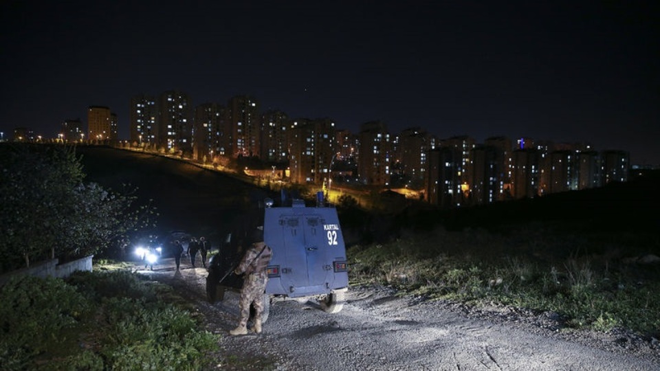 Başakşehir'de hırsız-polis kovalamacası