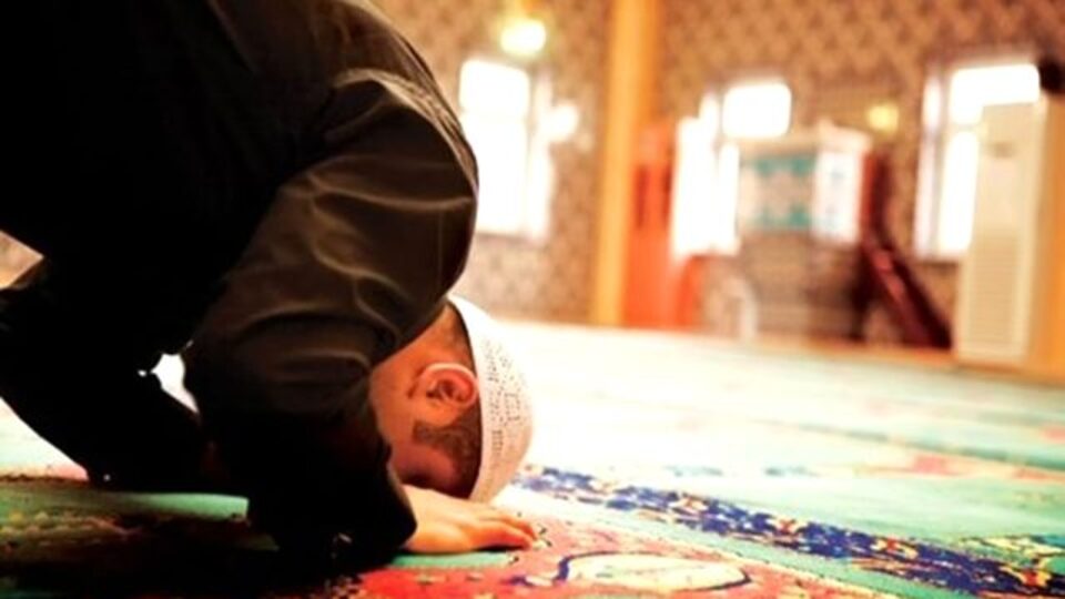 Teravih namazı nasıl kılınır kaç rekattır?