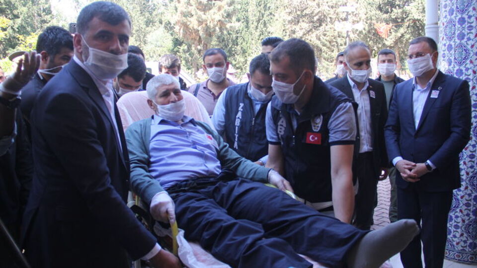 Şehidini sedye uğurladı!