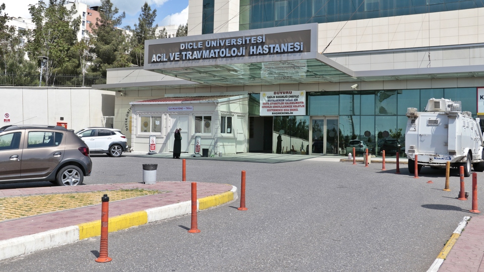 Diyarbakır'da silahlı kavga: 1 ölü, 3 yaralı!