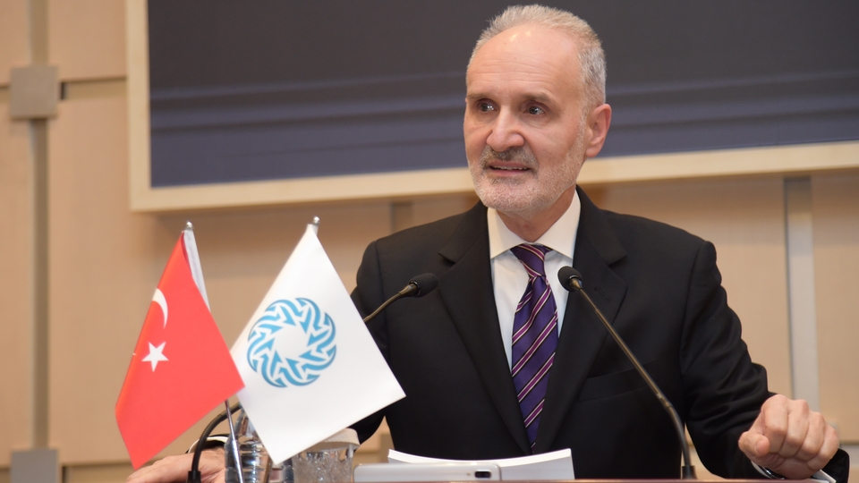 "Haziranda yeni normale geçiş için iyimseriz"