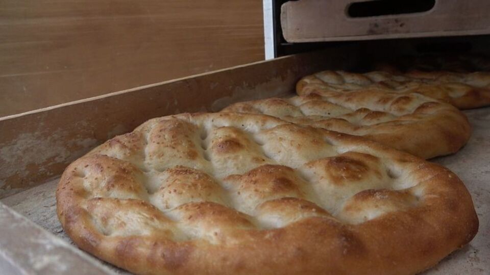 İftarın vazgeçilmezi: Ramazan pidesi