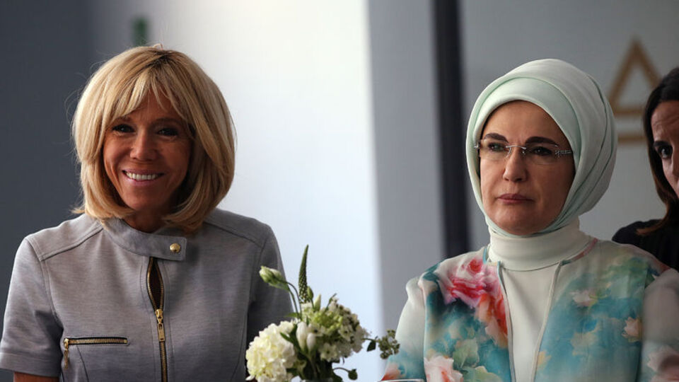 Brigitte Macron Emine Erdoğan'ı aradı