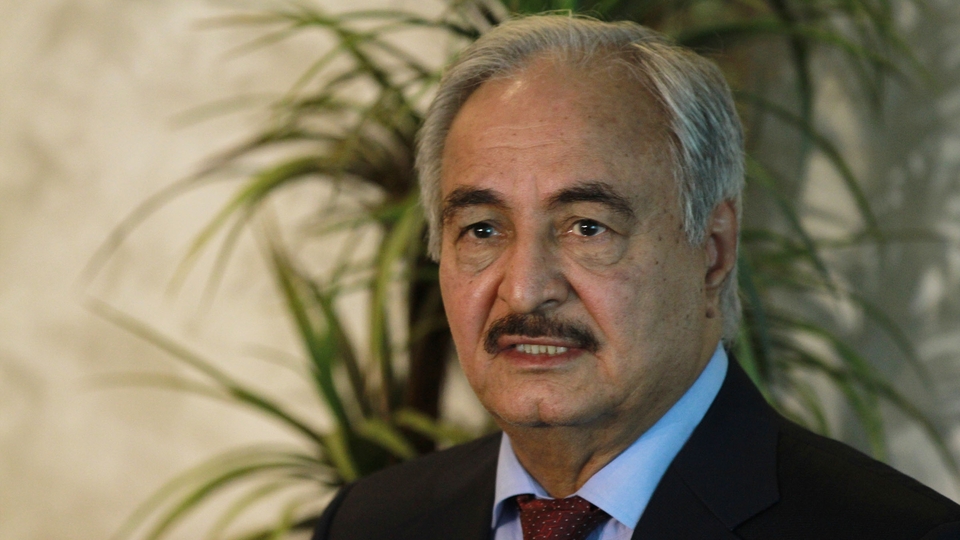 Hafter kendisini tek taraflı "devlet başkanı" ilan etti!