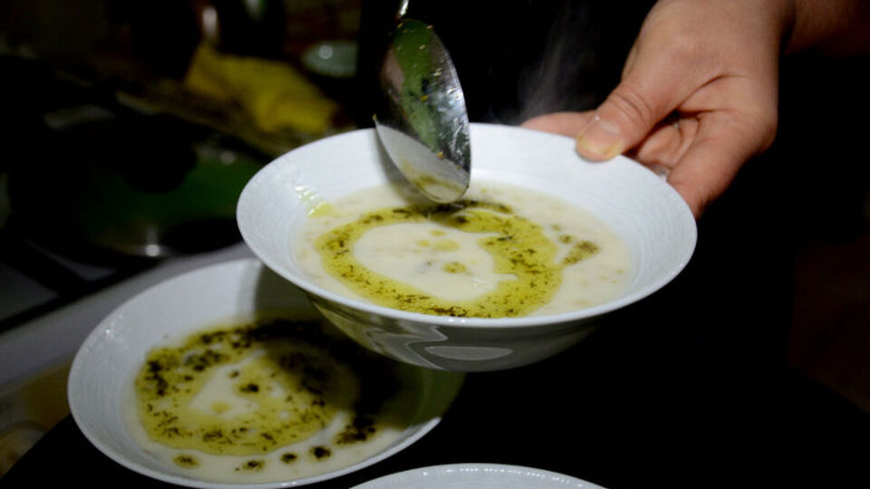 Soğuk ayran aşı çorbası tarifi