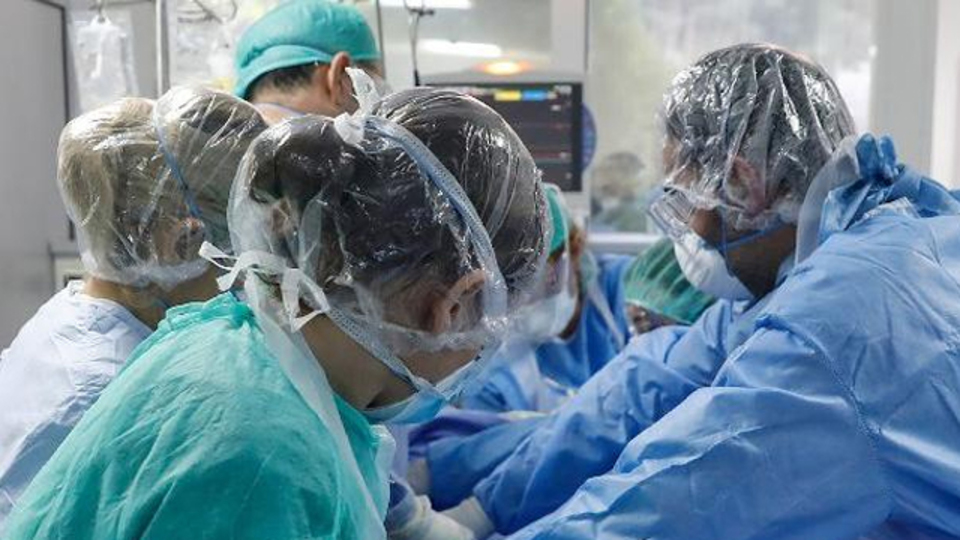 Koronavirüs salgınında can kaybı 2992'ye yükseldi