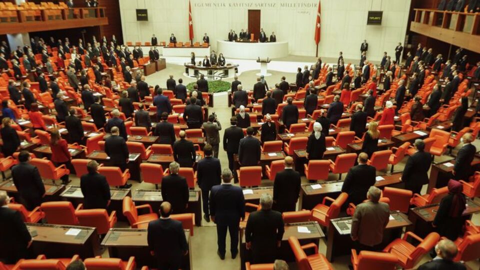 TBMM'de ziyaretçi yasağı tarihi uzatıldı