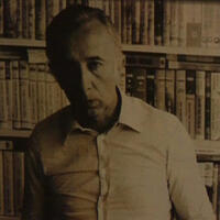 Yazılarıyla eşi görevden alındı