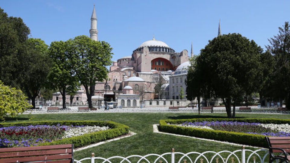 Turizm gelirleri ilk çeyrekte 4.1 milyara indi