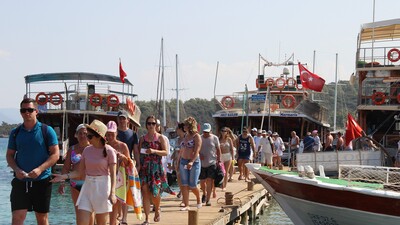 Turist harcamaları 2 milyar doları buldu