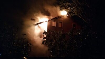 Silivri'de evin çatısına yıldırım düştü!