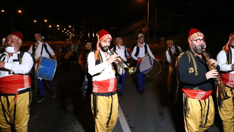 Sahura bandoyla uyandırıldılar