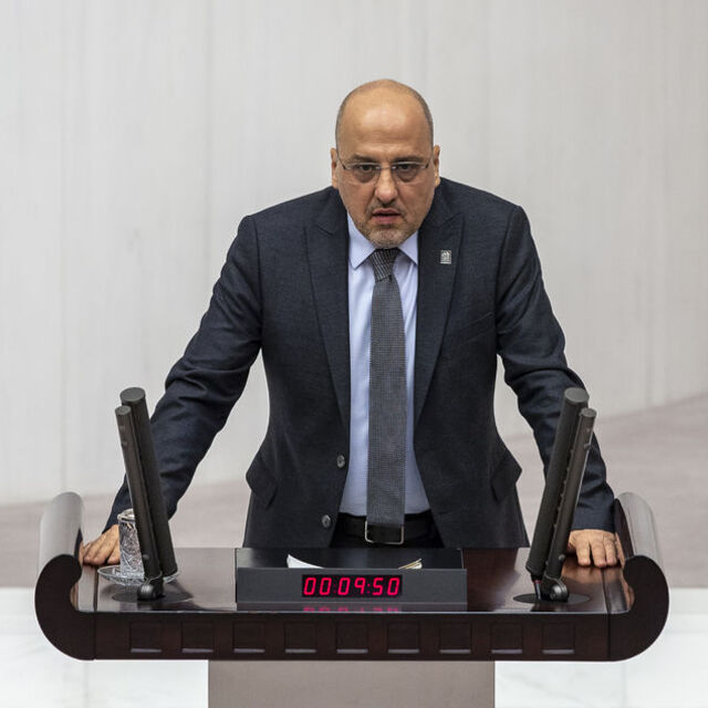 Ahmet Şık HDP'den istifa etti