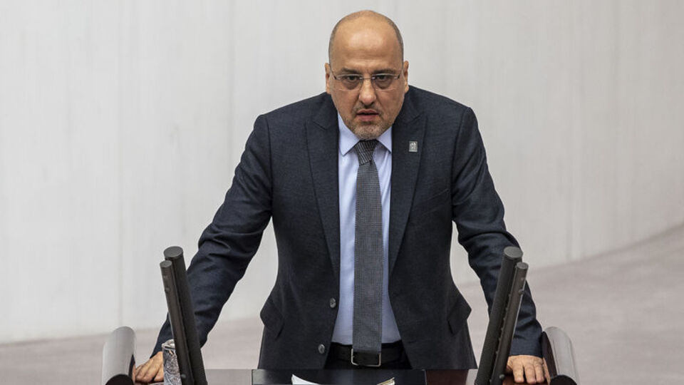 Ahmet Şık HDP'den istifa etti