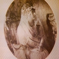 Hanedanın tek kadın şairi