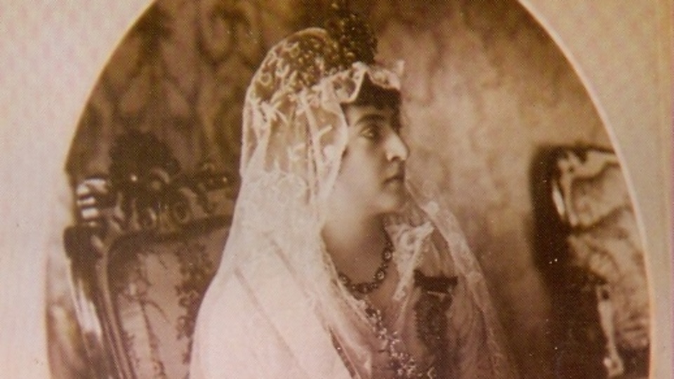 Hanedanın tek kadın şairi