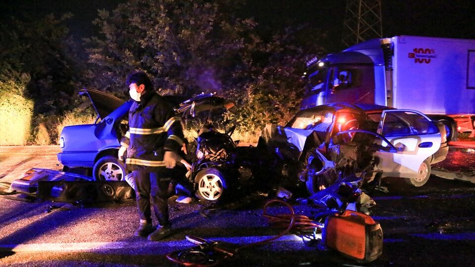 Muğla'da feci kaza: 2 ölü, 1 yaralı